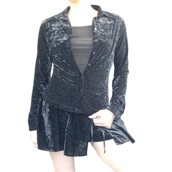Vintage Guess Black velvet button up sweatshirt jacket size medium - Picture 1 of 10